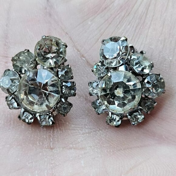 Jewelry - Vintage Earrings Silver Tone Crystals Accent Stud Clip On Earrings Jewelry